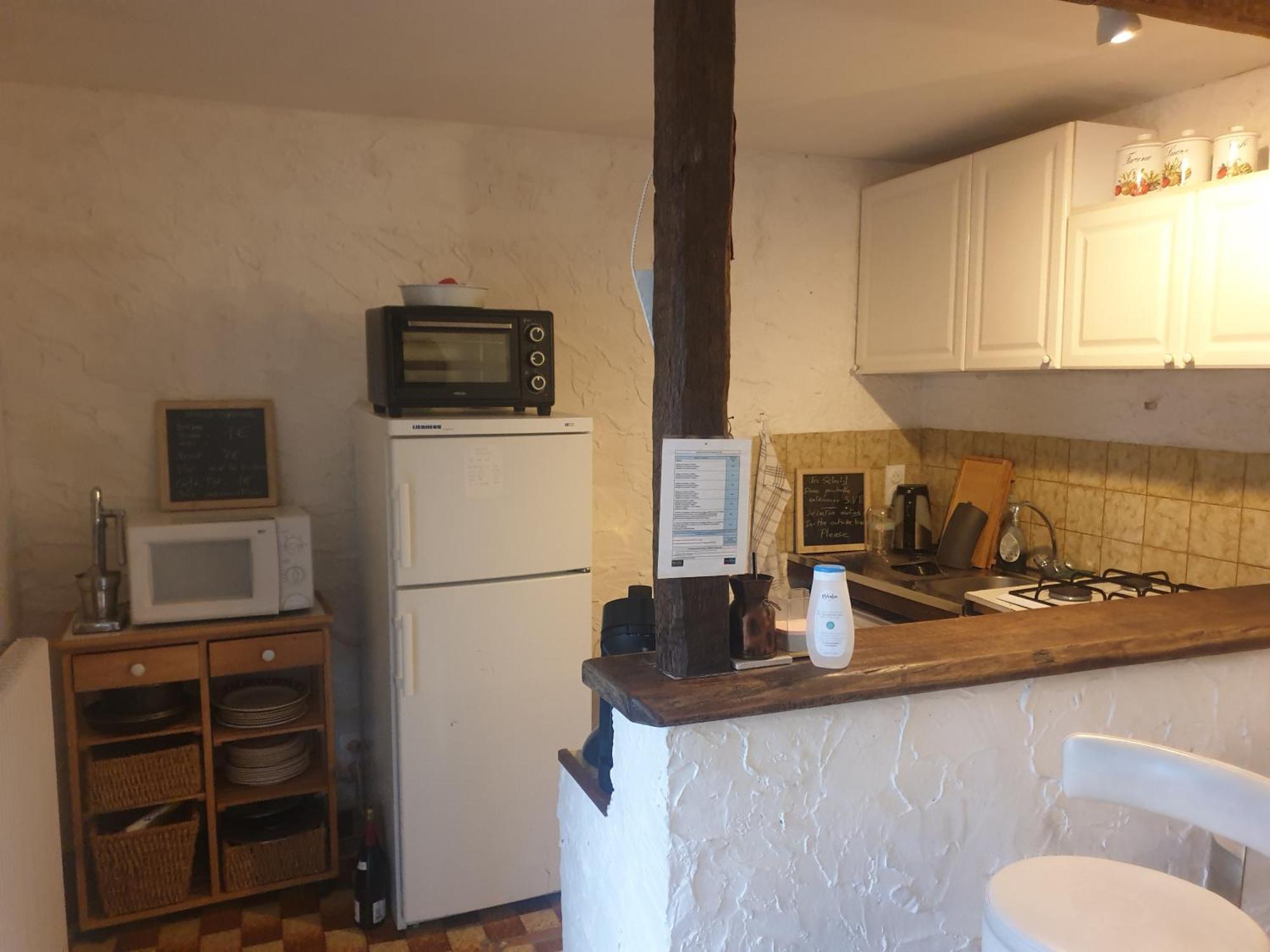 Maison Marylene Possibilite De Louer 2 Chambres Et Un Lit 1Place Supplementaire Ici C'Est Calme Et Simple Entretien Et Petit Dejeuner A Regler Sur Place Vous Gagnez 16 Pour-Cent Гиври Номер фото